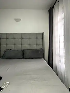 Snapshot of prettiepearl chatting on 19, 10, 2025 prettiepearl online show from 19, 10, 2025