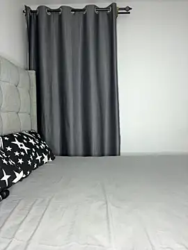 Snapshot of prettiepearl chatting on 15, 11, 2025 prettiepearl online show from 15, 11, 2025