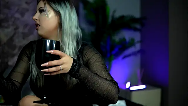 AudreySosa online show from 12, 11, 2025