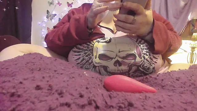 Snapshot of Alli_Kat chatting on 3, 3, 2025 Alli Kat online show from 3, 3, 2025