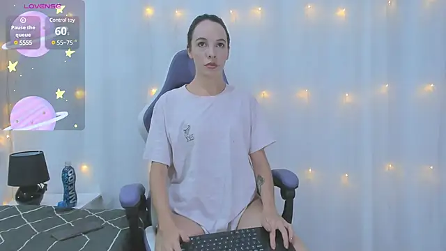 Snapshot of AnneGagner chatting on 24, 1, 2025 AnneGagner online show from 24, 1, 2025