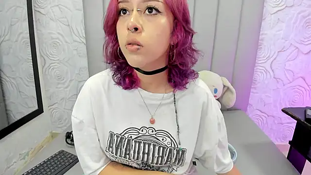 Snapshot of AlexaFoxy18 chatting on 29, 4, 2026 AlexaFoxy18 online show from 29, 4, 2026