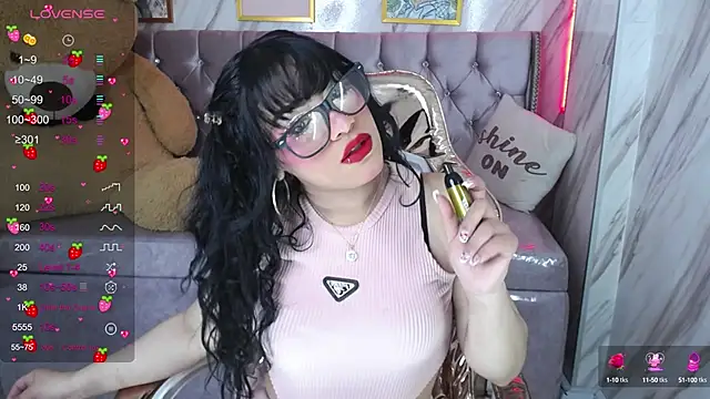 Snapshot of Laia_angel_b chatting on 12, 1, 2025 Laia angel b online show from 12, 1, 2025