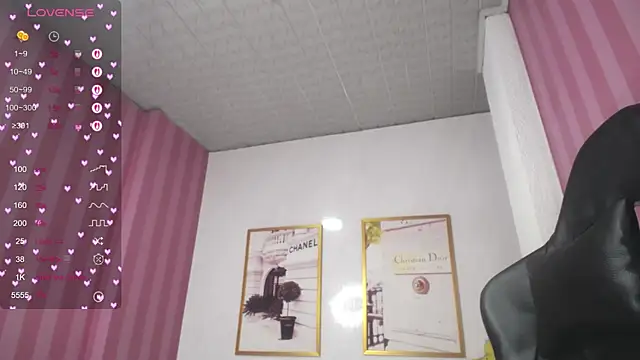 Snapshot of Laia_angel_b chatting on 4, 3, 2025 Laia angel b online show from 4, 3, 2025