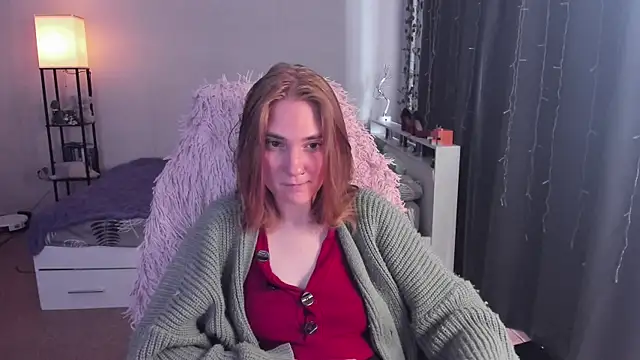 Snapshot of ReddHotPipper chatting on 13, 5, 2026 ReddHotPipper online show from 13, 5, 2026