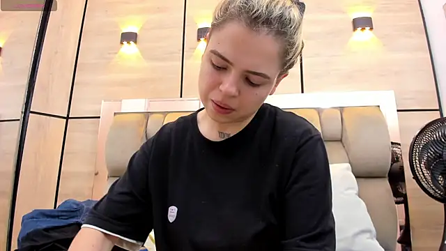 Snapshot of dorothy_vegga chatting on 20, 12, 2025 dorothy vegga online show from 20, 12, 2025