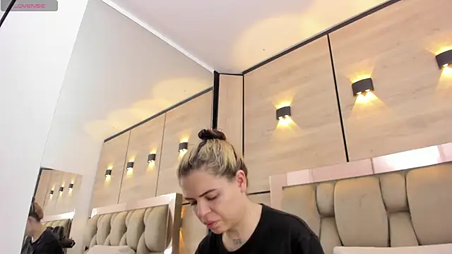 Snapshot of dorothy_vegga chatting on 21, 12, 2025 dorothy vegga online show from 21, 12, 2025