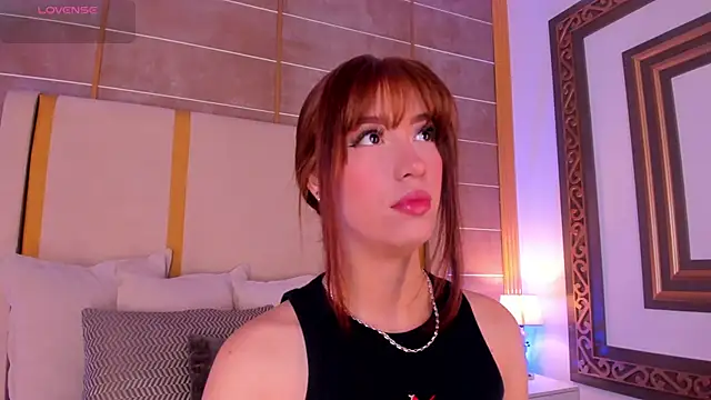 Snapshot of AbigailCarter chatting on 20, 11, 2025 AbigailCarter online show from 20, 11, 2025