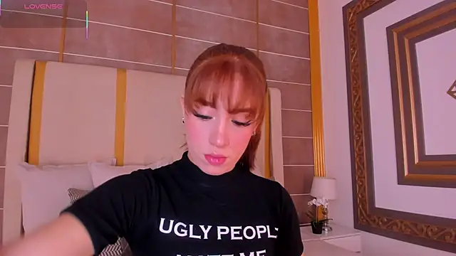 Snapshot of AbigailCarter chatting on 23, 11, 2025 AbigailCarter online show from 23, 11, 2025