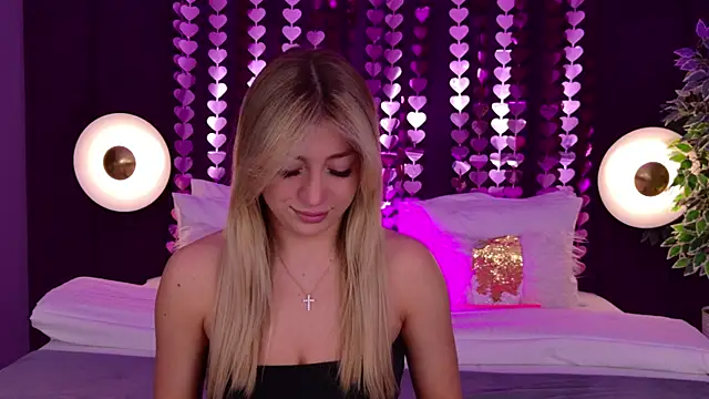 HelenaMorgan online show from 15, 4, 2026