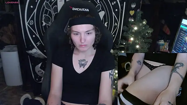 BrandiWRLD 999 online show from 17, 1, 2025