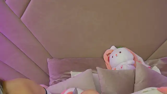 Snapshot of MilanaBalmain chatting on 12, 11, 2025 MilanaBalmain online show from 12, 11, 2025