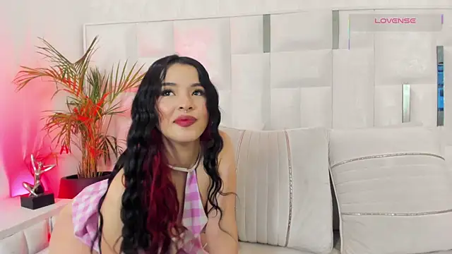 im nika  online show from 8, 11, 2025