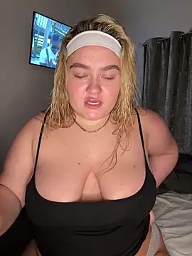 Snapshot of Dolly19x chatting on 7, 12, 2024 Dolly19x online show from 7, 12, 2024