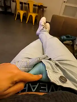 Snapshot of cricrimsBarcelona chatting on 8, 1, 2025 cricrimsBarcelona online show from 8, 1, 2025