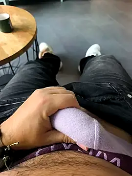 Snapshot of cricrimsBarcelona chatting on 3, 12, 2025 cricrimsBarcelona online show from 3, 12, 2025