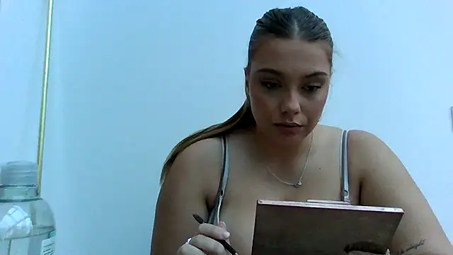 Snapshot of Krystal_Tx chatting on 16, 10, 2025 Krystal Tx online show from 16, 10, 2025