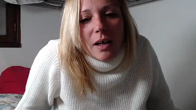 Snapshot of Doucelouve9 chatting on 6, 1, 2026 Doucelouve9 online show from 6, 1, 2026