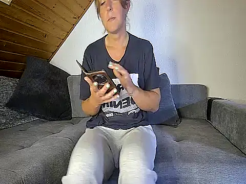 Snapshot of stunning_Rosi chatting on 10, 9, 2025 stunning Rosi online show from 10, 9, 2025