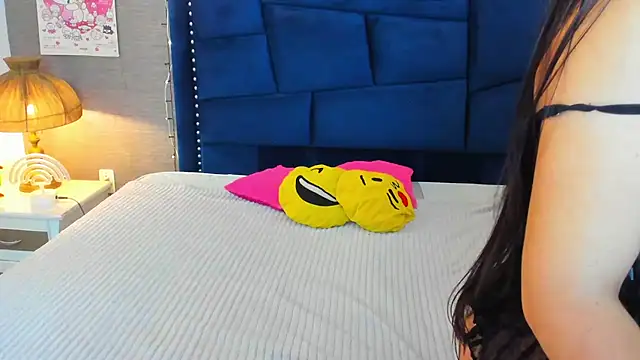 Snapshot of MaiteFlores chatting on 23, 6, 2026 MaiteFlores online show from 23, 6, 2026