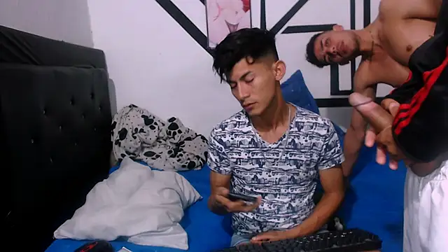 Snapshot of badssboys_always chatting on 3, 12, 2024 badssboys always online show from 3, 12, 2024