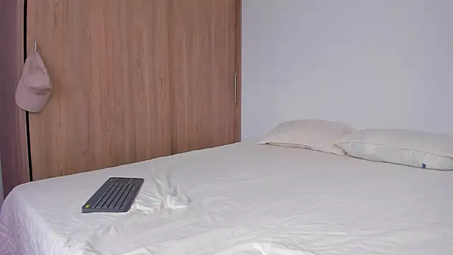 Snapshot of serge_7 chatting on 19, 10, 2025 serge 7 online show from 19, 10, 2025