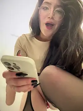 meow girl online show from 2, 2, 2025