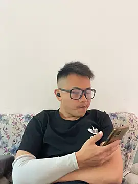 lixiaoshuai8 online show from 11, 3, 2025