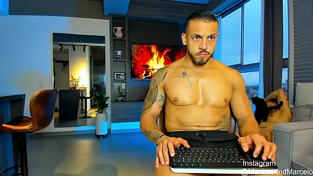 Maximo Marcelo online show from 12, 2, 2025