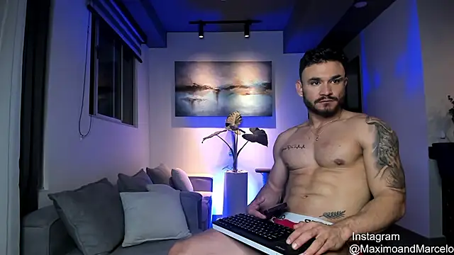 Maximo Marcelo online show from 5, 3, 2025