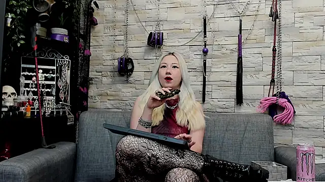 Snapshot of CruelMistress chatting on 20, 5, 2026 CruelMistress online show from 20, 5, 2026