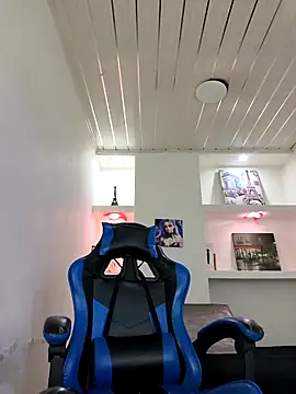 Snapshot of zoe_connor19 chatting on 19, 12, 2025 zoe connor19 online show from 19, 12, 2025