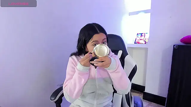 Snapshot of zoe_connor19 chatting on 3, 3, 2026 zoe connor19 online show from 3, 3, 2026