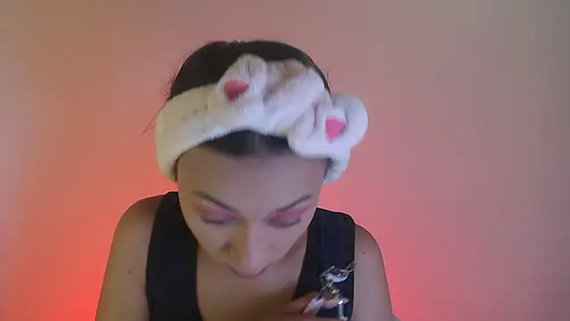 Snapshot of Little_aphrodite chatting on 17, 10, 2025 Little aphrodite online show from 17, 10, 2025