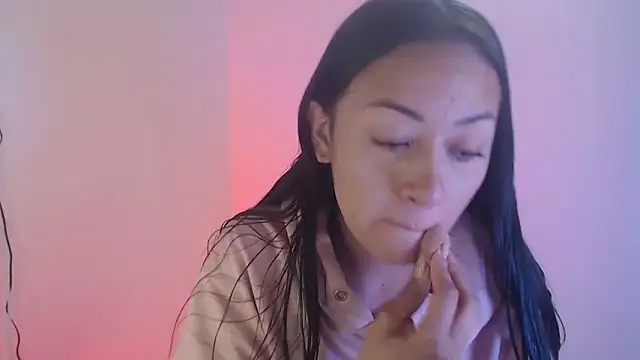 Snapshot of Little_aphrodite chatting on 18, 10, 2025 Little aphrodite online show from 18, 10, 2025