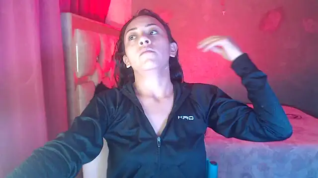 Snapshot of Little_aphrodite chatting on 22, 11, 2025 Little aphrodite online show from 22, 11, 2025