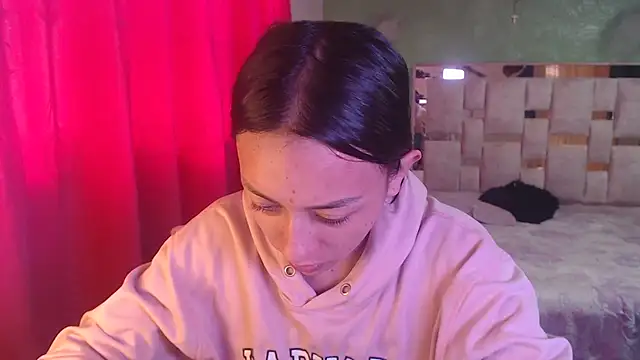 Snapshot of Little_aphrodite chatting on 29, 11, 2025 Little aphrodite online show from 29, 11, 2025