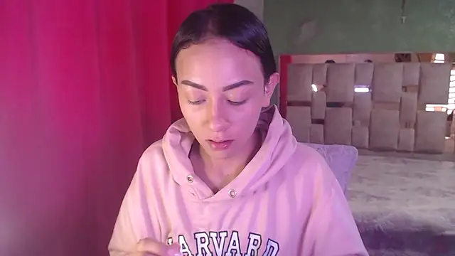 Snapshot of Little_aphrodite chatting on 18, 12, 2025 Little aphrodite online show from 18, 12, 2025