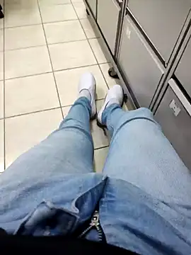 gatmoreno1 online show from 4, 10, 2025