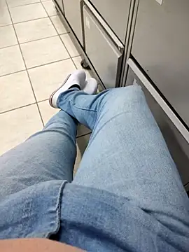 gatmoreno1 online show from 11, 10, 2025