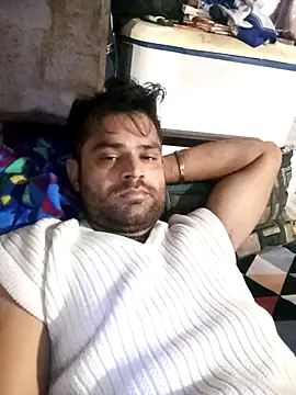 Snapshot of Priynkarani chatting on 13, 11, 2025 Priynkarani online show from 13, 11, 2025