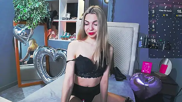 Snapshot of KiraNikson chatting on 6, 2, 2026 KiraNikson online show from 6, 2, 2026