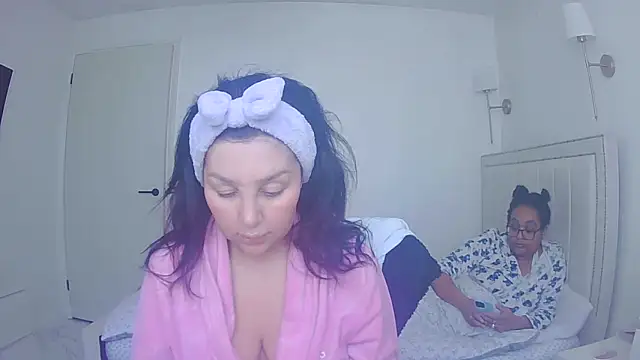 vanilla chocolate23 online show from 26, 3, 2026