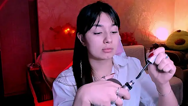 Snapshot of Swee_Alicee chatting on 5, 12, 2024 Swee Alicee online show from 5, 12, 2024