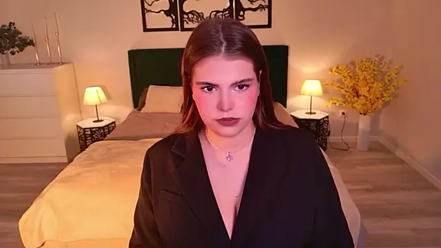 AdeliaKiss online show from 14, 7, 2026