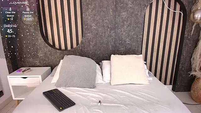 Snapshot of miss10_antonella chatting on 26, 10, 2025 miss10 antonella online show from 26, 10, 2025