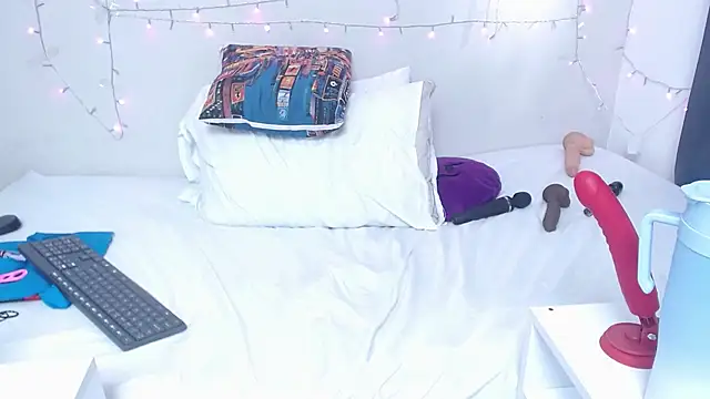 Nicol Love0 online show from 12, 3, 2025