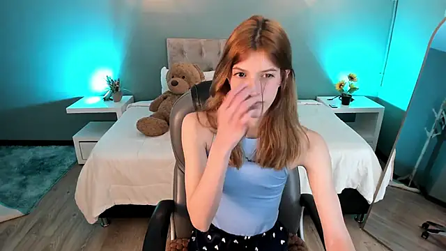 Nora Vennucci online show from 25, 11, 2025