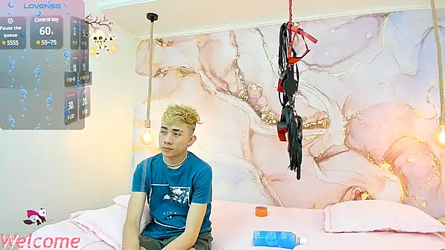 Snapshot of StrawwBoys chatting on 27, 12, 2024 StrawwBoys online show from 27, 12, 2024