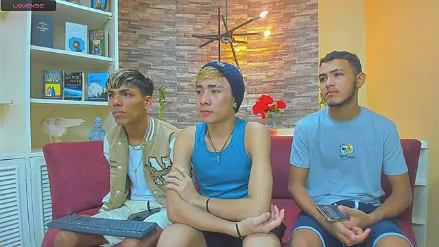 Snapshot of StrawwBoys chatting on 14, 1, 2025 StrawwBoys online show from 14, 1, 2025